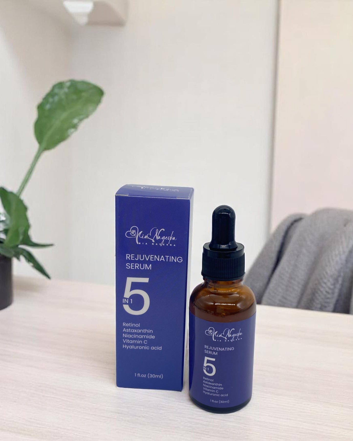 5-in-1 Rejuvenating Solutions Essence Facial Serum