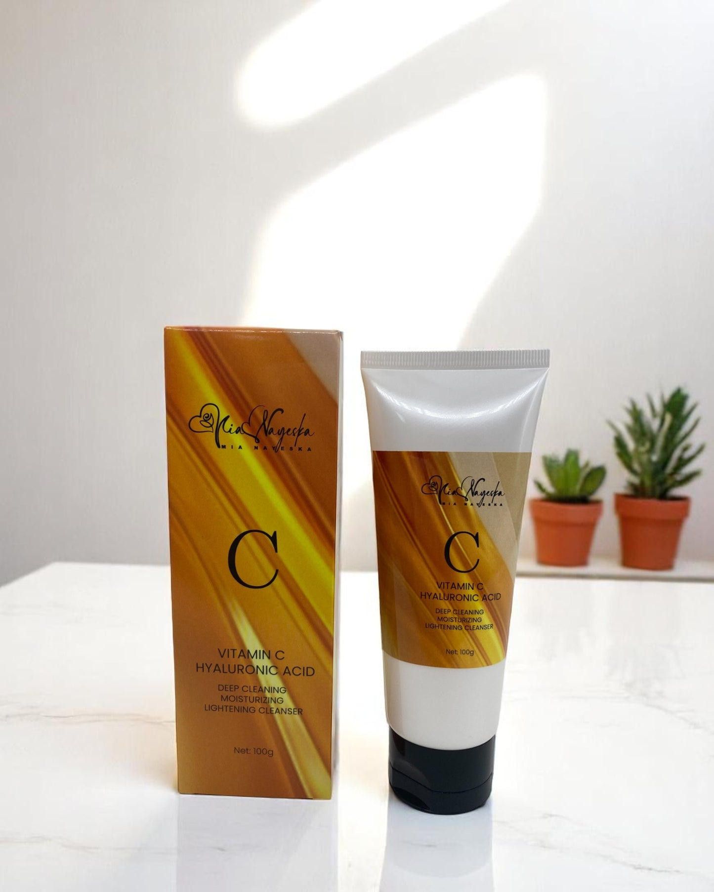Vitamin C Anti-Aging Cleanser – Brightening & Hydrating Facial Wash