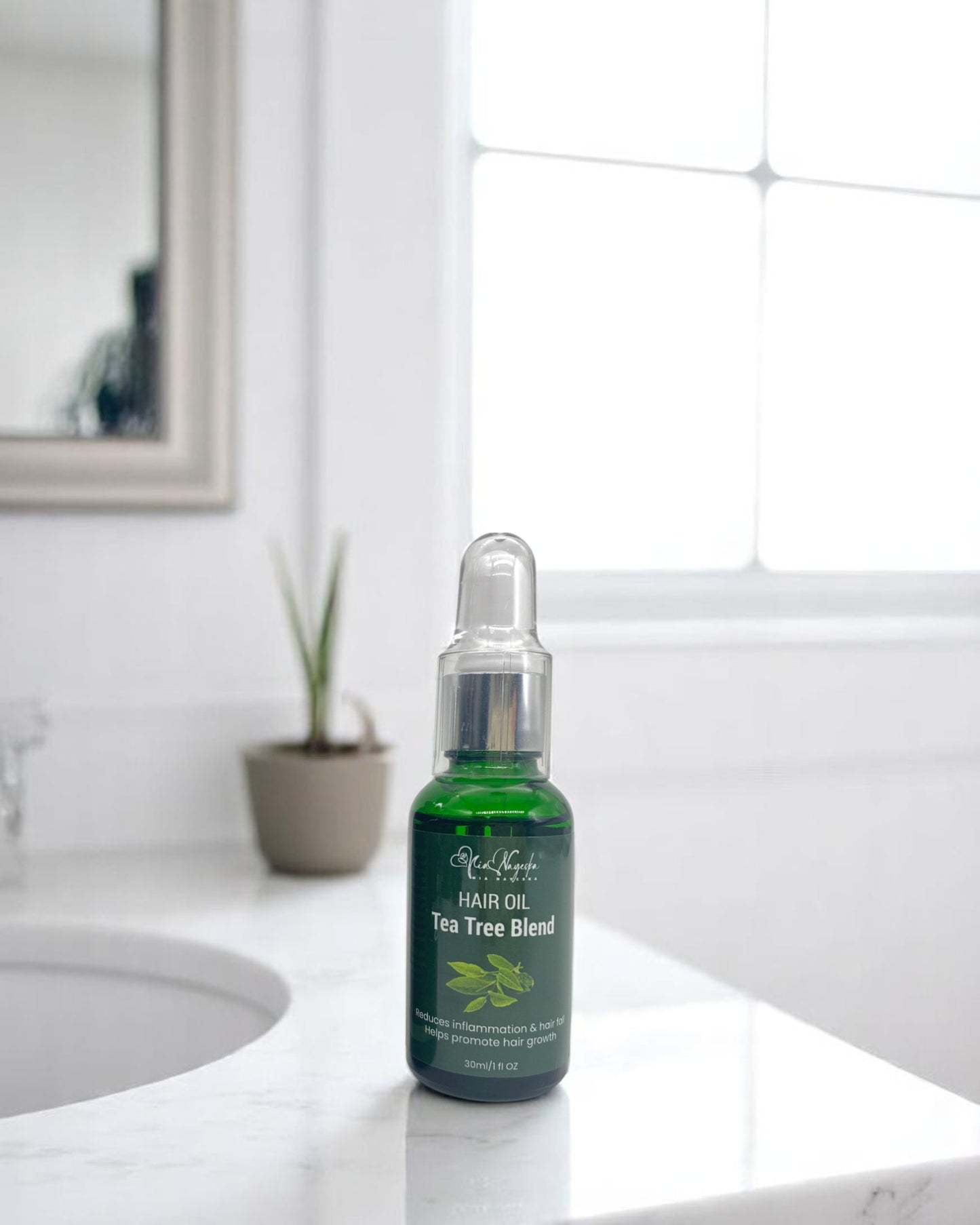 Tea Tree Hair Oil – Purifying & Refreshing Scalp Care