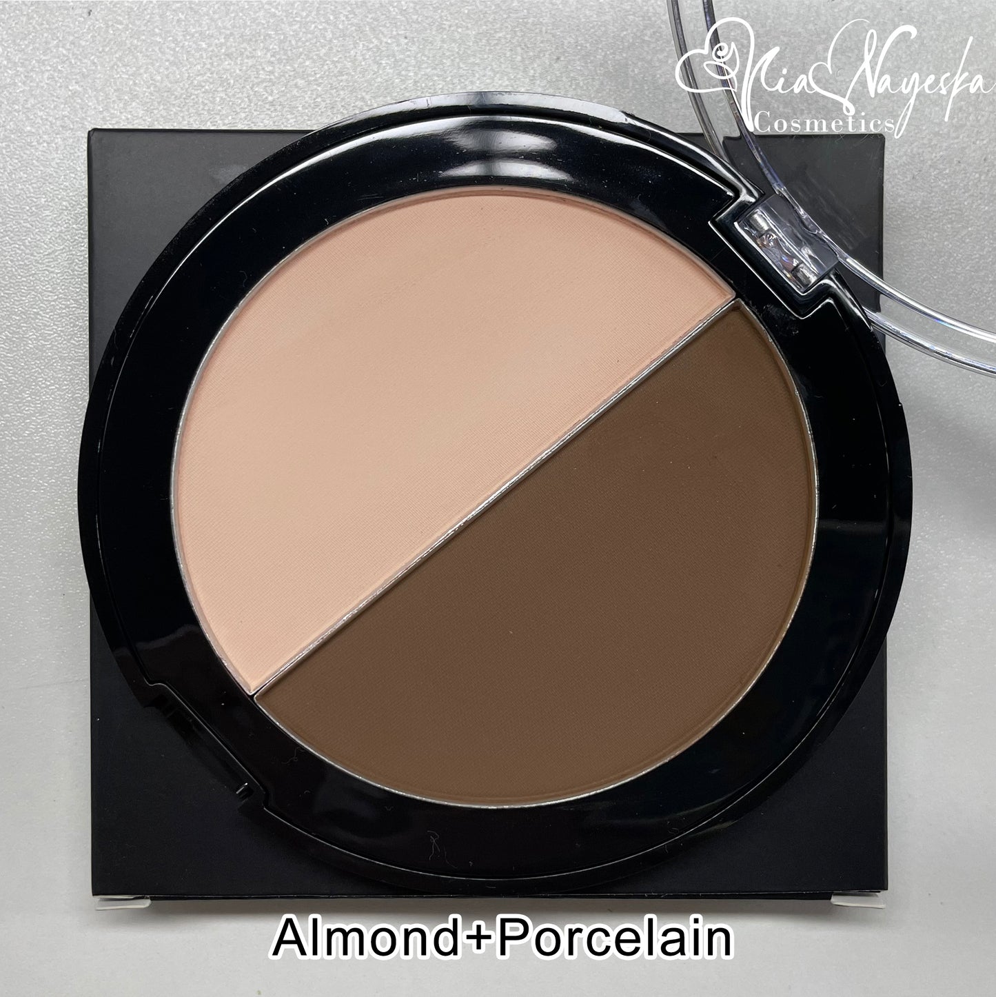 Perfectly Polished: Dual-Tone Face Powder for Customizable Coverage and Radiant Contouring