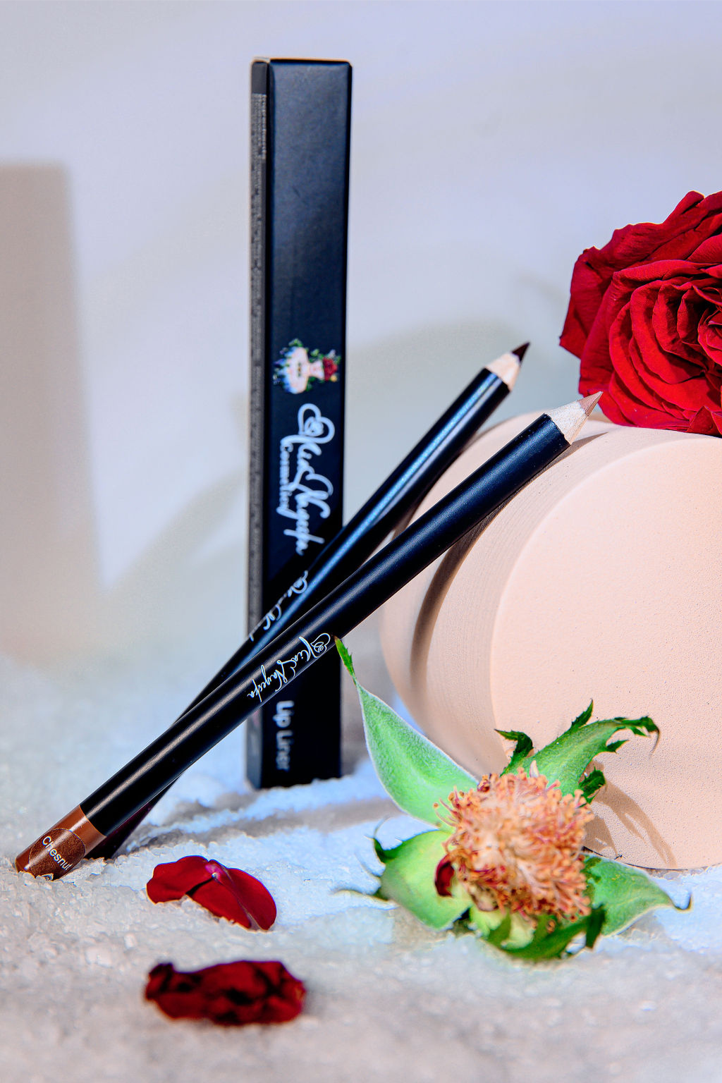 Perfect Pout: Mia Nayeska Precision Lip Liner for Defined, Long-Lasting Lips