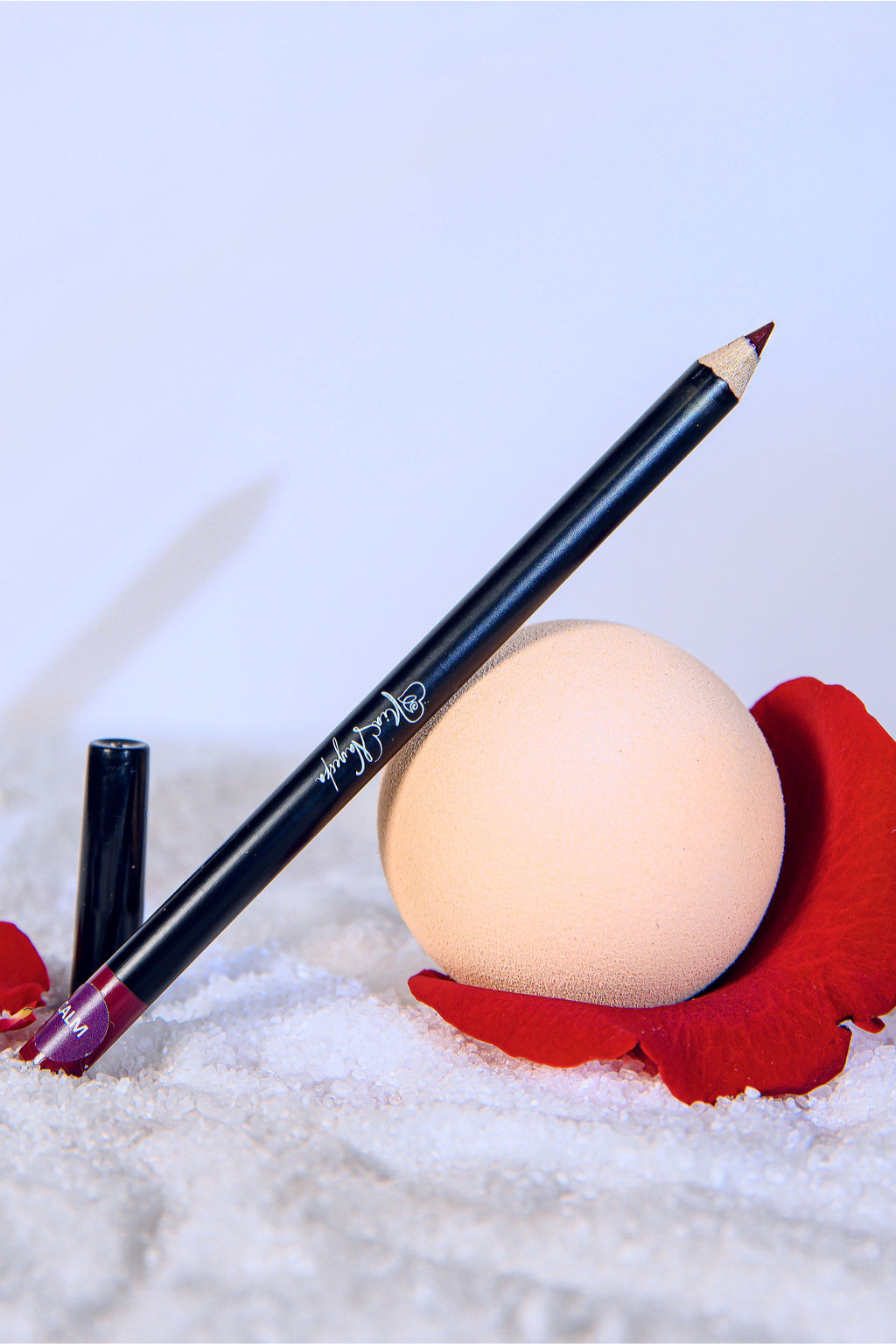 Perfect Pout: Mia Nayeska Precision Lip Liner for Defined, Long-Lasting Lips